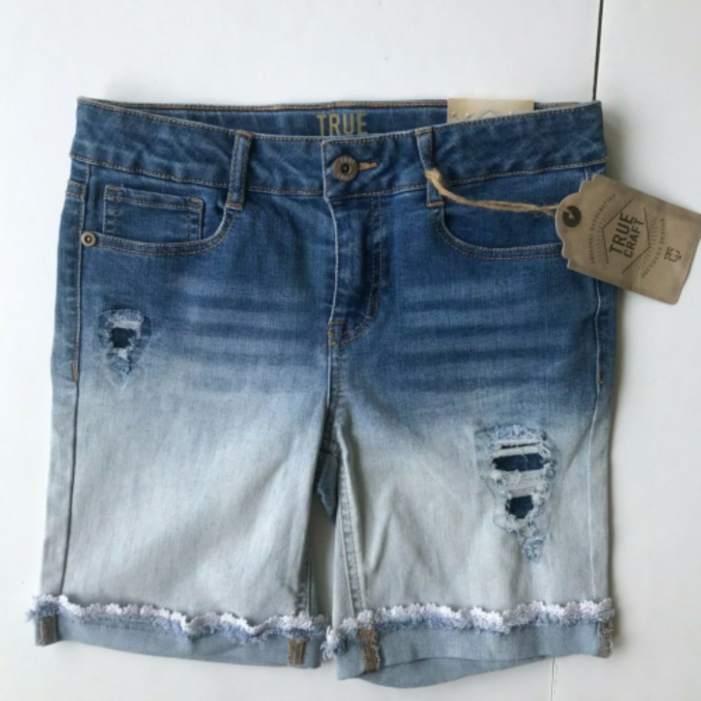 True Craft Girls Whitney Cuffed Ombre Denim Shorts Size 12 NWT Distresse…